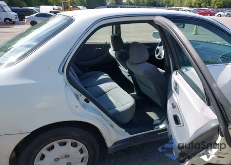 2001 Honda Accord 2.3 Lx from USA, damaged, VIN 1HGCG66571A023562